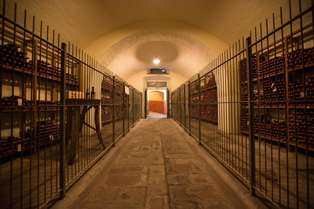 Agriturismo La Fattoria Di Capezzana การ์มิญาโน ภายนอก รูปภาพ